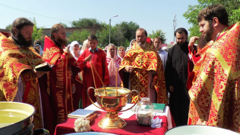 Престольный праздник отметили в Свято-Пантелеимоновском храме г. Миллерово