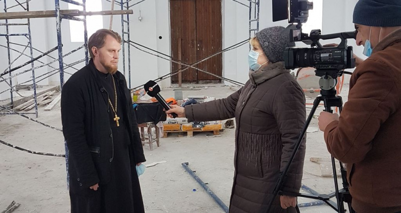 Иерей Димитрий Дяур дал интервью в эфире телеканала «Маяк» г. Зверево