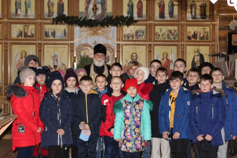 Рождественские святки в храме преподобного Серафима Саровского х. Красновка Каменское Благочиния
