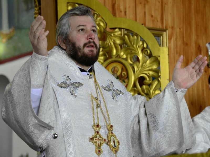 Во Вселенскую родительскую субботу епископ Симон совершил Божественную литургию в Покровском кафедральном соборе г. Шахты