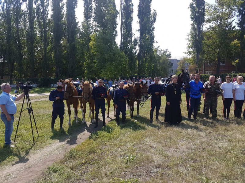 Благочинный Зверево-Никольского округа иерей Димитрий Дяур принял участие в мероприятиях, посвященных дню города Зверево