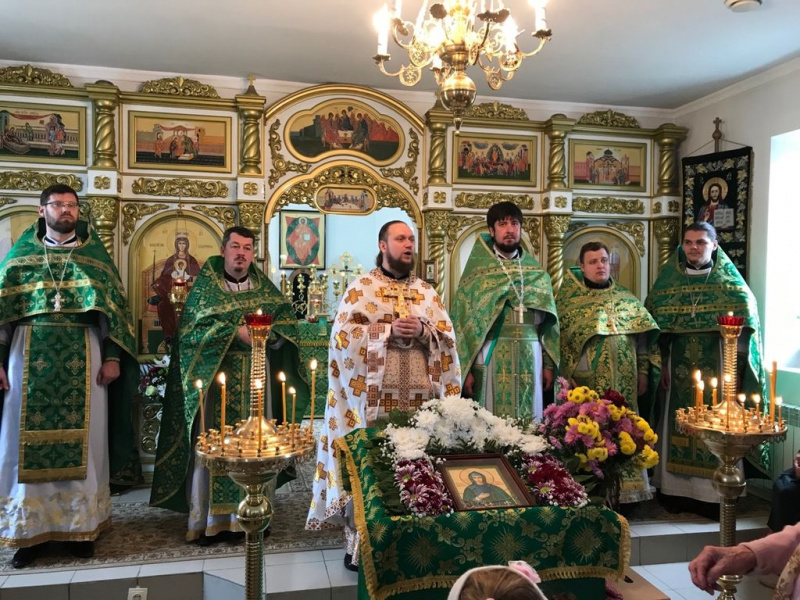 В храме святой благоверной княгини Анны Кашинской в мкр. Заводской г. Каменск-Шахтинский отметили престольный праздник