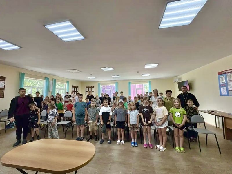 Духовно-нравственная беседа священника с детьми станицы Боковской