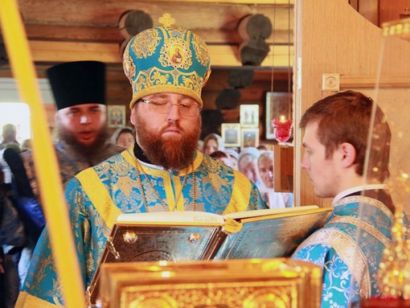 Преосвященнейший епископ Игнатий возглавил торжества по случаю престольного праздника храма Одигитриевской иконы Божией Матери поселка Таловый