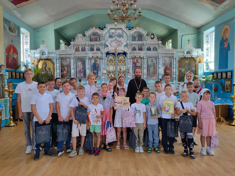 С началом сентября в Нижнедонском благочинии завершилась ежегодная акция «Собери ребёнка в школу»