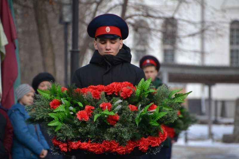Благочинный приходов Донецкого округа иерей Владимир Татаркин принял участие в митинге, посвященном освобождению станицы Гундоровской от немецко-фашистской Германии