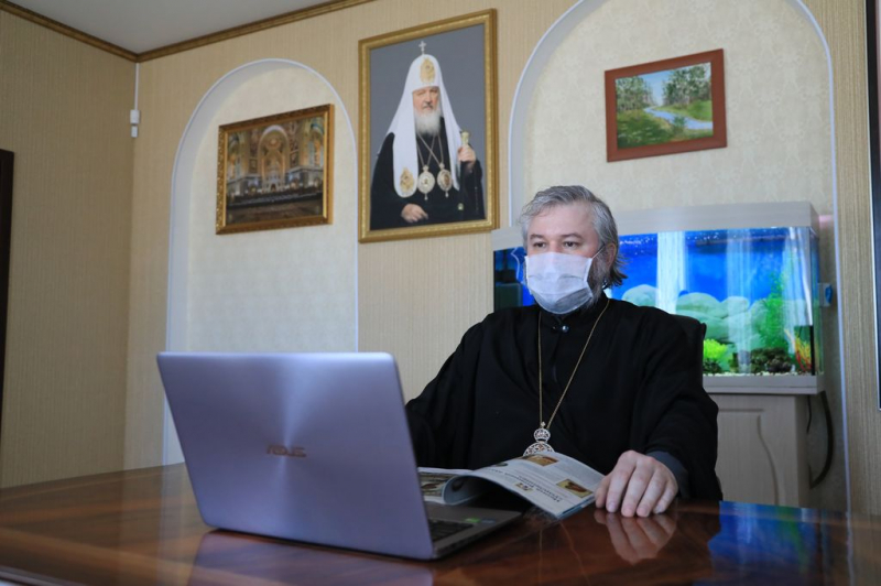 Преосвященнейший епископ Симон в режиме онлайн-конференции обсудил с председателем социального отдела епархии деятельность по оказанию помощи людям, попавшим в трудную жизненную ситуацию из-за последствий пандемии