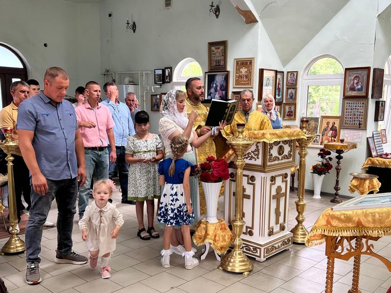 В храмах Нижнедонского благочиния прошли празднования Дня семьи, любви и верности, посвящённые Муромским святым