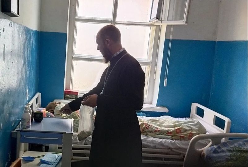 Священник посетил хоспис хутора Красный