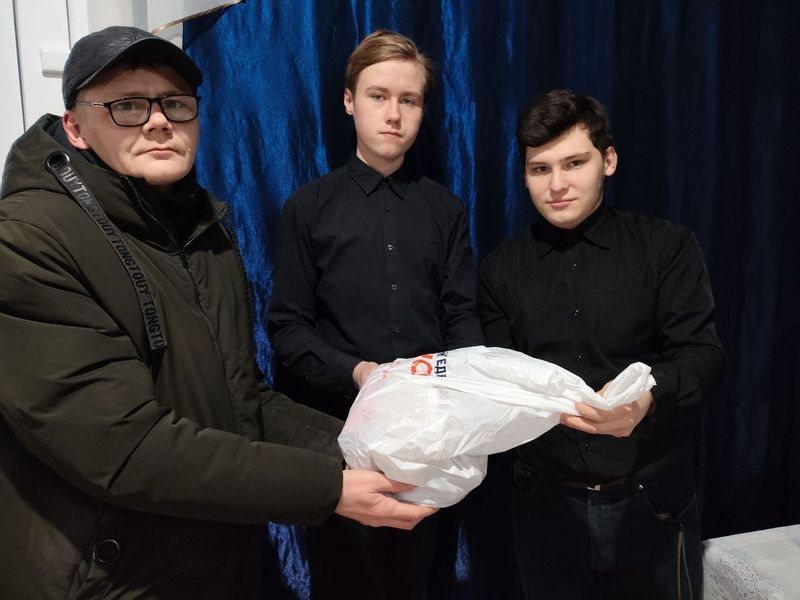 «Благо Дарю»: в п. Каменоломни прошла благотворительная выдача продуктовых наборов