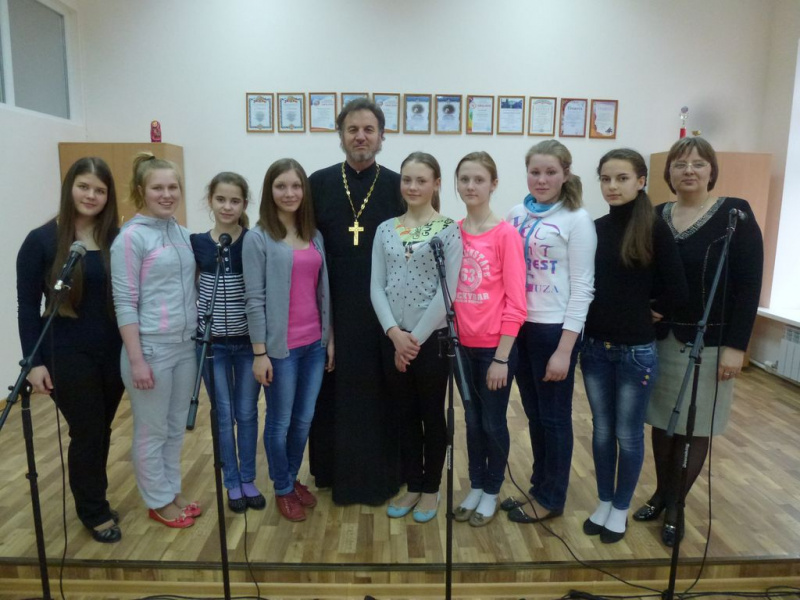 Протоиерей Владимир Лавлинский совершил освящение Дома детского творчества в ст. Казанской