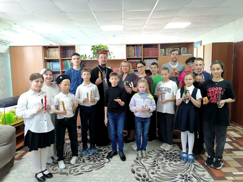 С Пасхальными поздравлениями посетили центр помощи детям - детский дом хутора Калининский