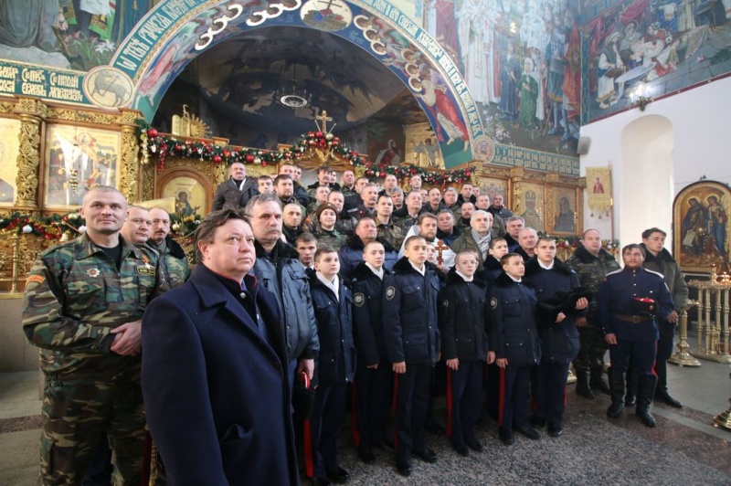 В Покровском кафедральном соборе города Шахты совершена панихида по репрессированным казакам