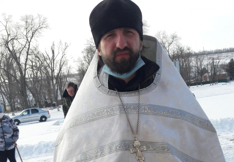 Иеромонах Арсений (Алимов) совершил чин Великого освящения воды в станице Владимирская, в хуторе Большая Федоровка и в хуторе Табунщиково