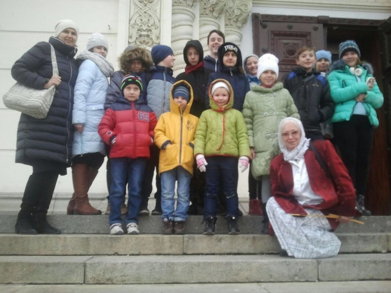 Воспитанники воскресной школы «Радоница» Свято-Никольского прихода г. Шахты вместе с преподавателями посетили Новочеркасский Вознесенский собор и музей донского казачества