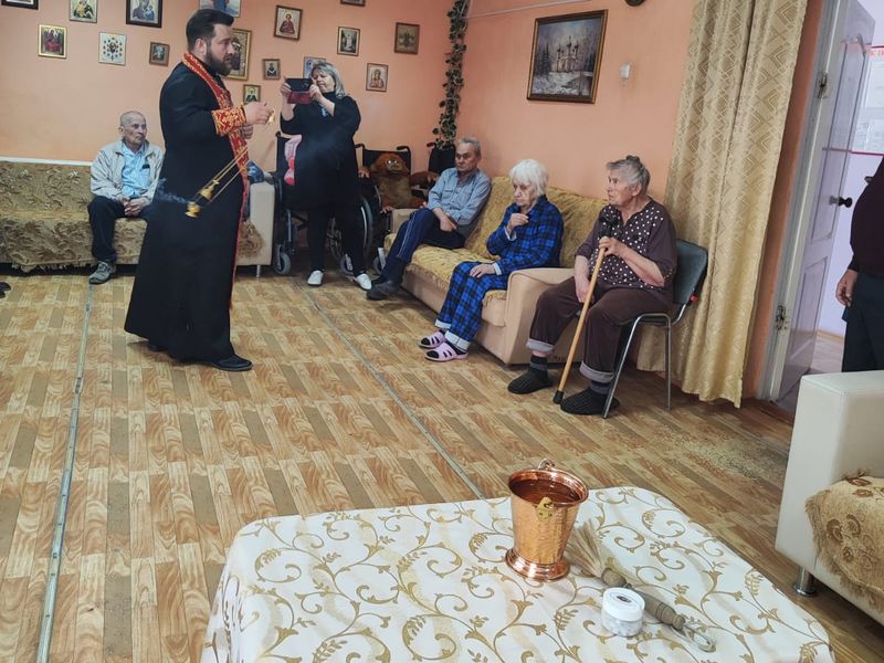 В Пасхальные дни посетили Дом-интернат для престарелых и инвалидов