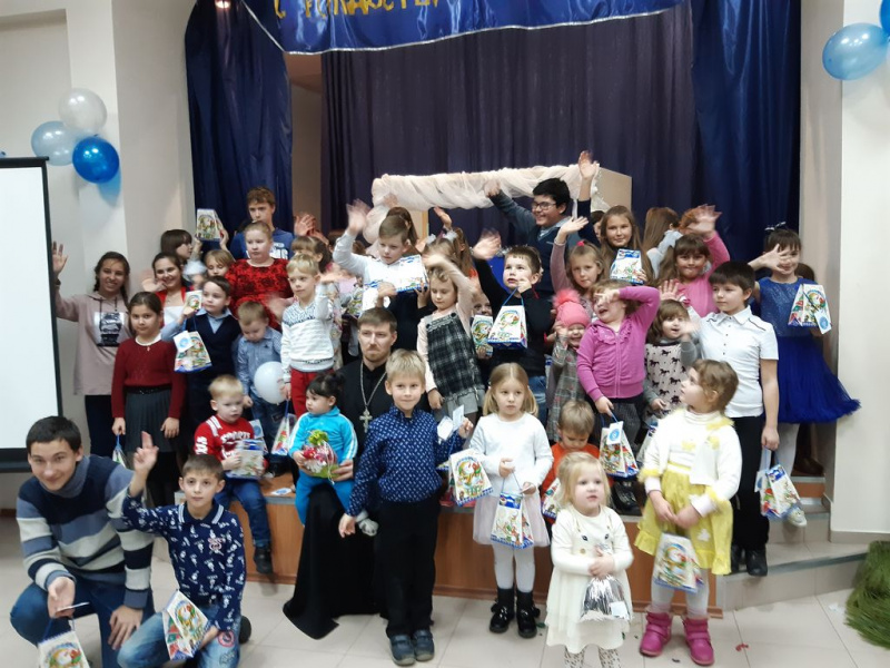 В Каменском благочинии состоялось праздничное мероприятие, посвященное празднику Рождества Христова
