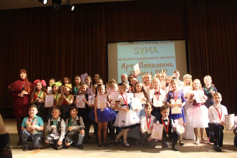 Солисты детского архиерейского хора приняли участие конкурсе искусств «Арт-поколение Москва-2017» и достойно представили Шахтинскую епархию