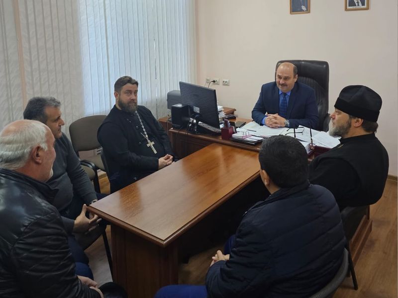 В администрации Миллеровского района прошла встреча с лидерами этнокультурных и религиозных организаций