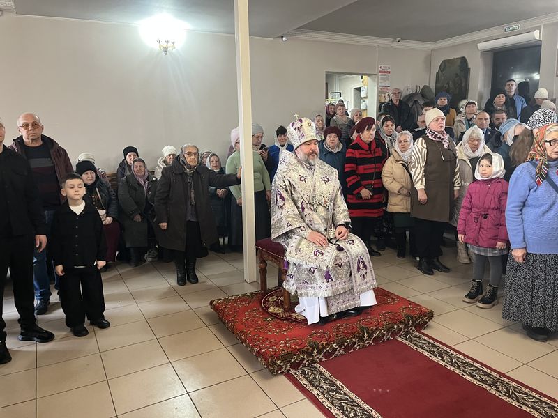 В престольный праздник Преосвященнейший епископ Симон совершил Литургию в храме блаженной Матроны Московской города Донецка