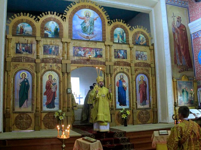 В день памяти перенесения мощей святителя Филиппа, митрополита Московского, всея России чудотворца, Преосвященнейший епископ Симон совершил Божественную литургию в храме в святого равноапостольного князя Владимира г. Шахты и совершил иерейскую хиротонию