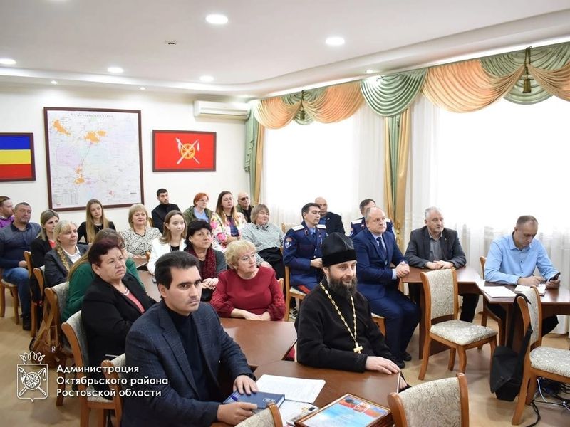 Администрация Октябрьского района выразила слова благодарности Марфо-Мариинскому сестричеству за активную социальную деятельность