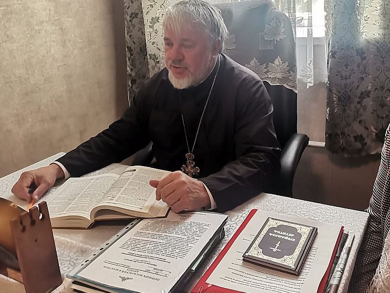 В День Новолетия в храме князя Владимира города Шахтысостоялась душеполезная беседа