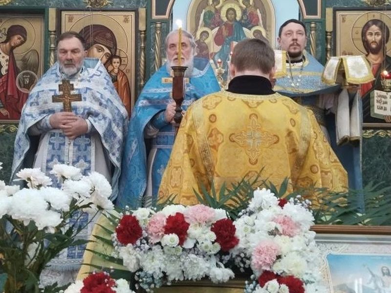 Соборное богослужение с Сретенском храме станицы Базковской