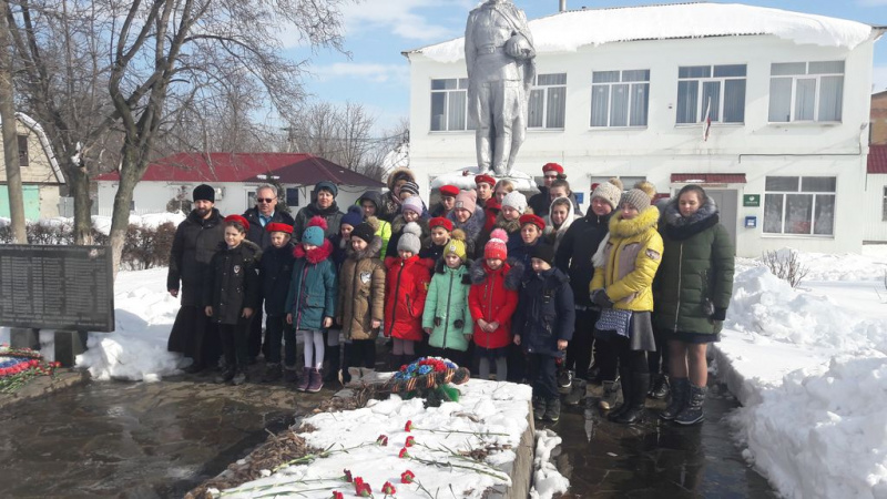 Иеромонах Арсений (Алимов) принял участие в торжественном митинге, посвященном 78 годовщине освобождения пос. Горный от немецко-фашистских захватчиков