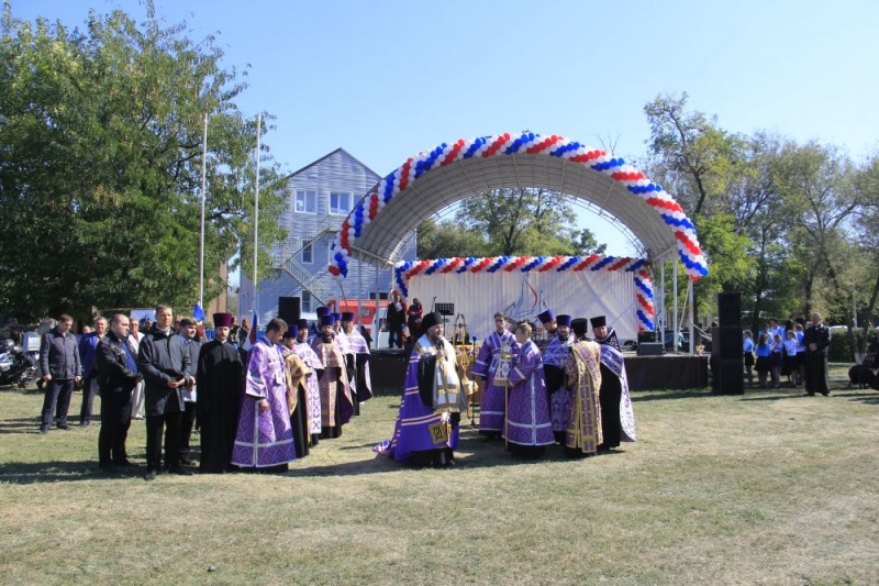 Крупнейший молодежный фестиваль Южного Федерального округа – V Международный молодежный епархиальный фестиваль «Свежий ветер 2017» состоялся в Шахтинской епархии на Пятницком епархиальном подворье ст. Манычской