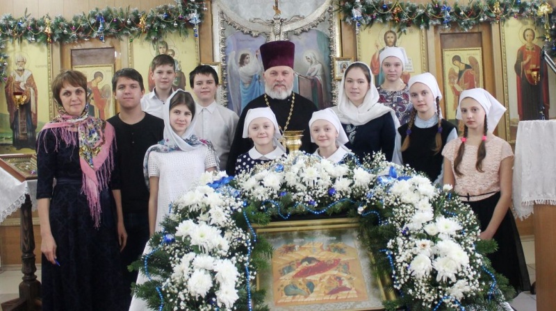 «Детская Литургия» состоялась в храме Пантелеимона Целителя г. Гуково