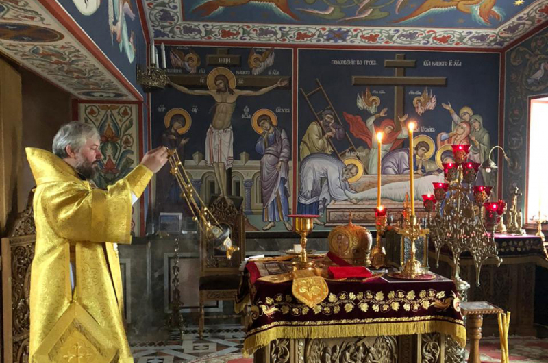 На острове Валаам Преосвященнейший епископ Симон совершил Божественную литургию в храме святых Кирилла и Мефодия