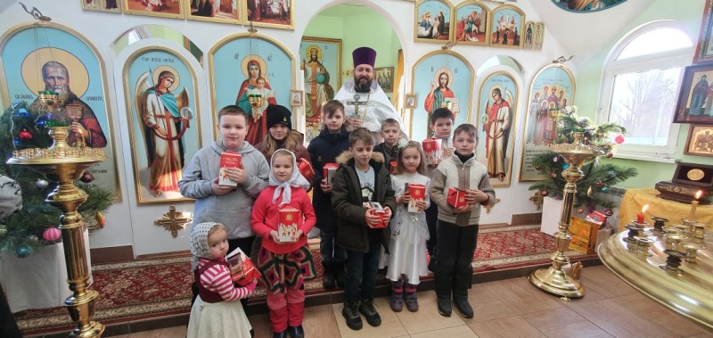 В воскресной школе при храме святого праведного Иоанна Кронштадтского г. Шахты состоялся праздничный концерт