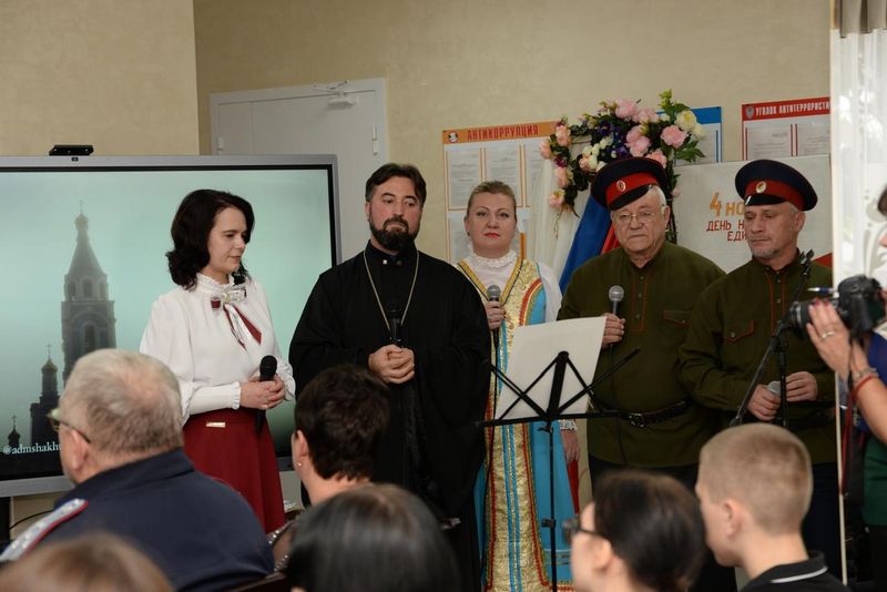 Духовенство Кашарского благочиния приняло участие в конференции «Православие. Образование. Культура. Воспитание» в рамках XXX Дмитриевских образовательных чтений   