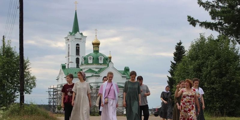 ЛЕТО НА ЛАДОШКЕ