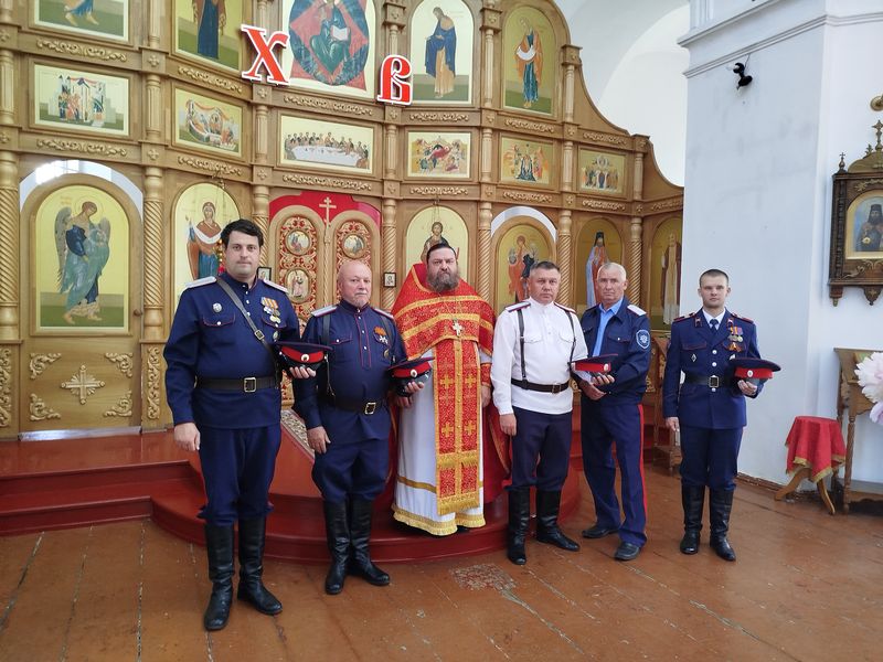 Престольный праздник в день святителя Николая в станице Кривянской