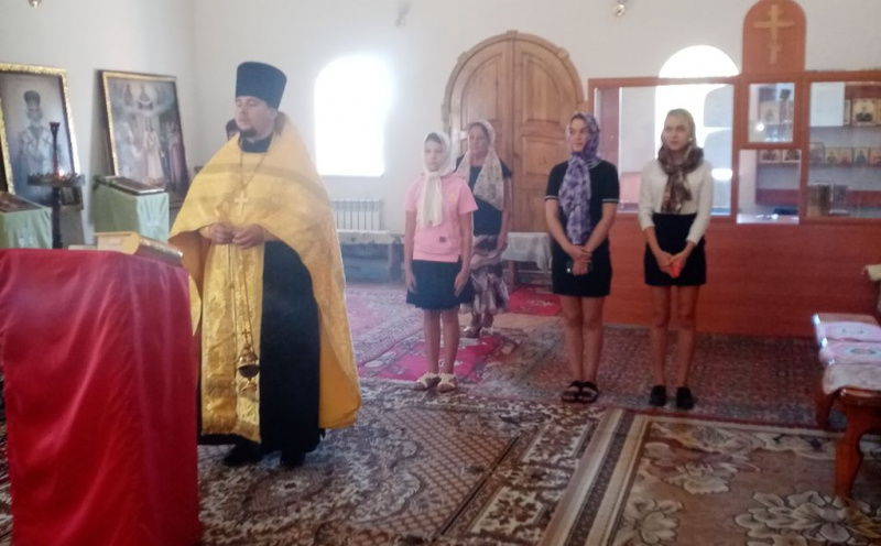 В храме Архистратига Михаила хут. Елкин прошел молебен на начало нового учебного года 