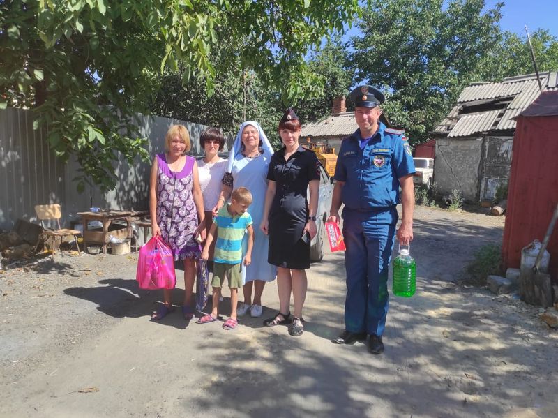 Акция «Поможем собраться в школу» прошла в Новошахтинске