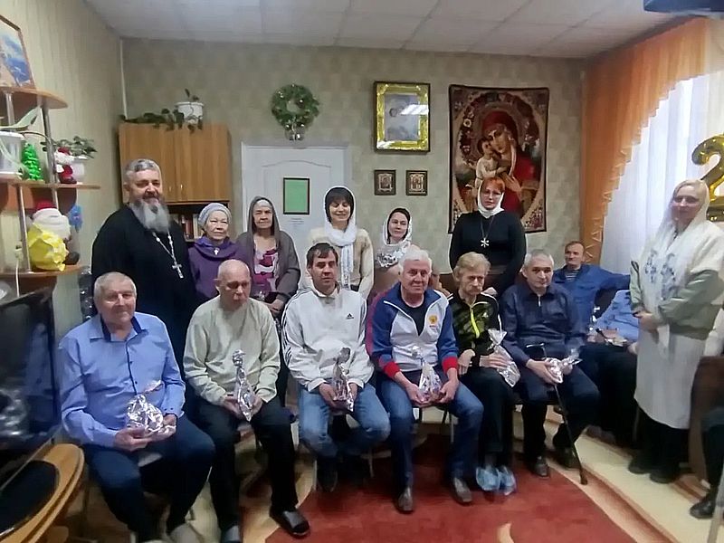 Прихожане храма святой Елисаветы поздравили с Рождеством подопечных реабилитационного центра в Гуково