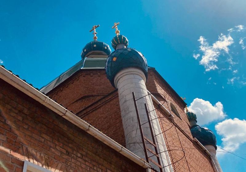 На Свято-Андреевский храм водрузили два новых накупольных Креста