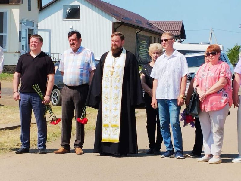 В Донецке освящен памятный знак в честь погибших бойцов СВО