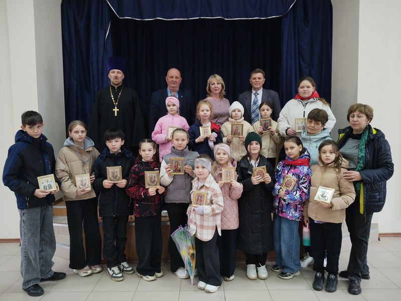 В Каменске-Шахтинском открылась выставка «Пасхальный кулич» в храме Покрова Богородицы