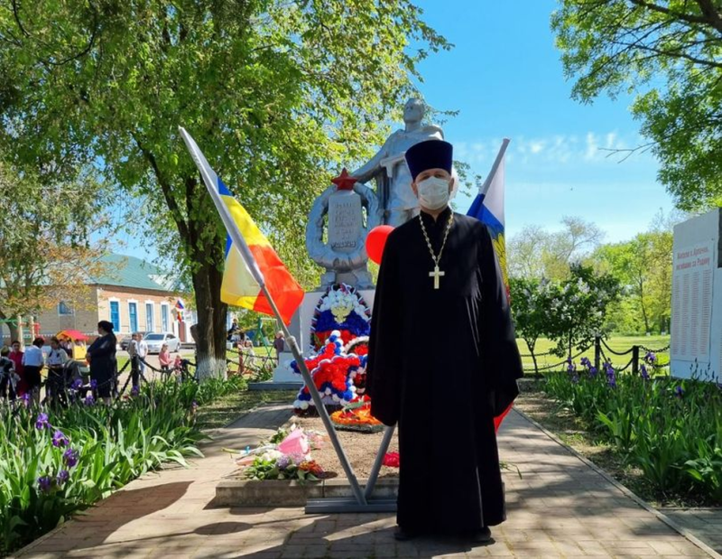 Протоиерей Роман Мясников принял участие в митинге, посвященном Дню Победы