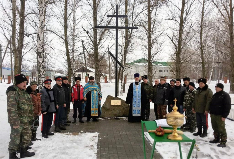 В станице Шумилинской состоялось освящение поклонного креста невинно убиенным казакам