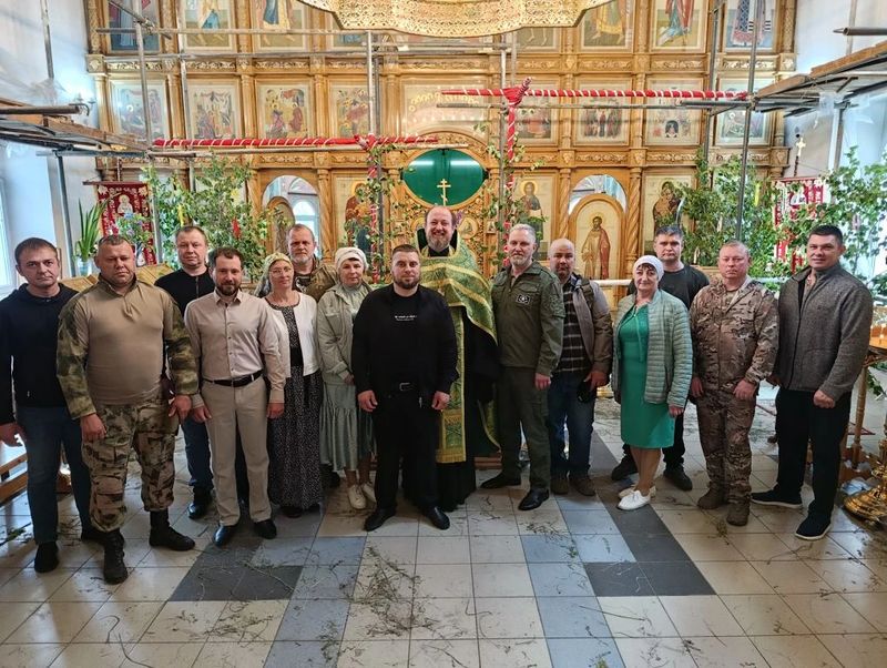 Духовник станицы  Мало-Несветаевской провел встречу и беседу с казаками о Святой Живоначальной Троице