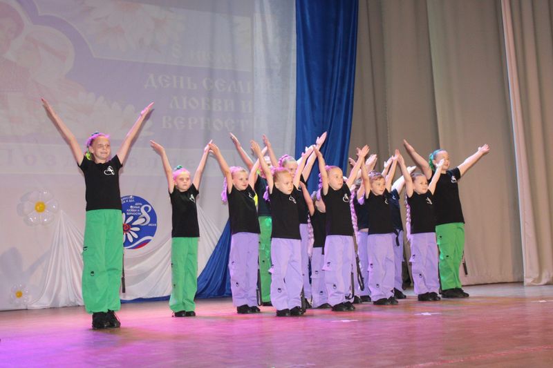 В Миллерово в День семьи, любви и верности чествовали юбиляров семейной жизни   