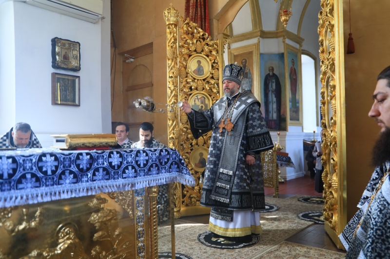 В Великий Вторник Страстной седмицы епископ Симон совершил Литургию Преждеосвященных Даров в храме великомученика Георгия Победоносца хутора Лихой
