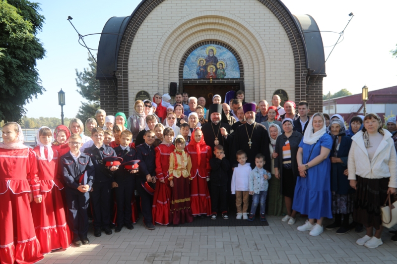 Божественная литургия в престольный праздник в храме святых мучениц Веры, Надежды, Любови и матери их Софии в станице Багаевской