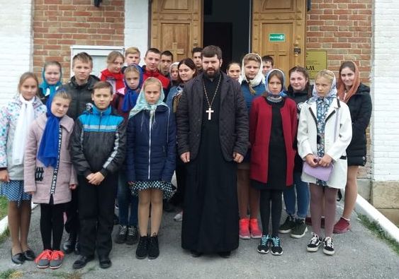 Учащиеся Терновской ООШ № 2 посетили храма Покрова Пресвятой Богородицы в сл. Никольской