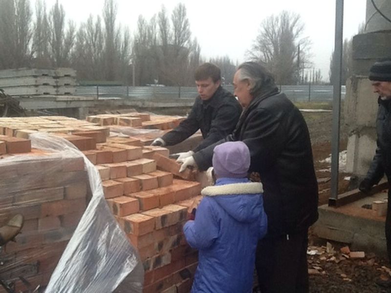 В Иоанно-Кронштадтском епархиальном подворье г. Шахты возобновились работы по строительству храма